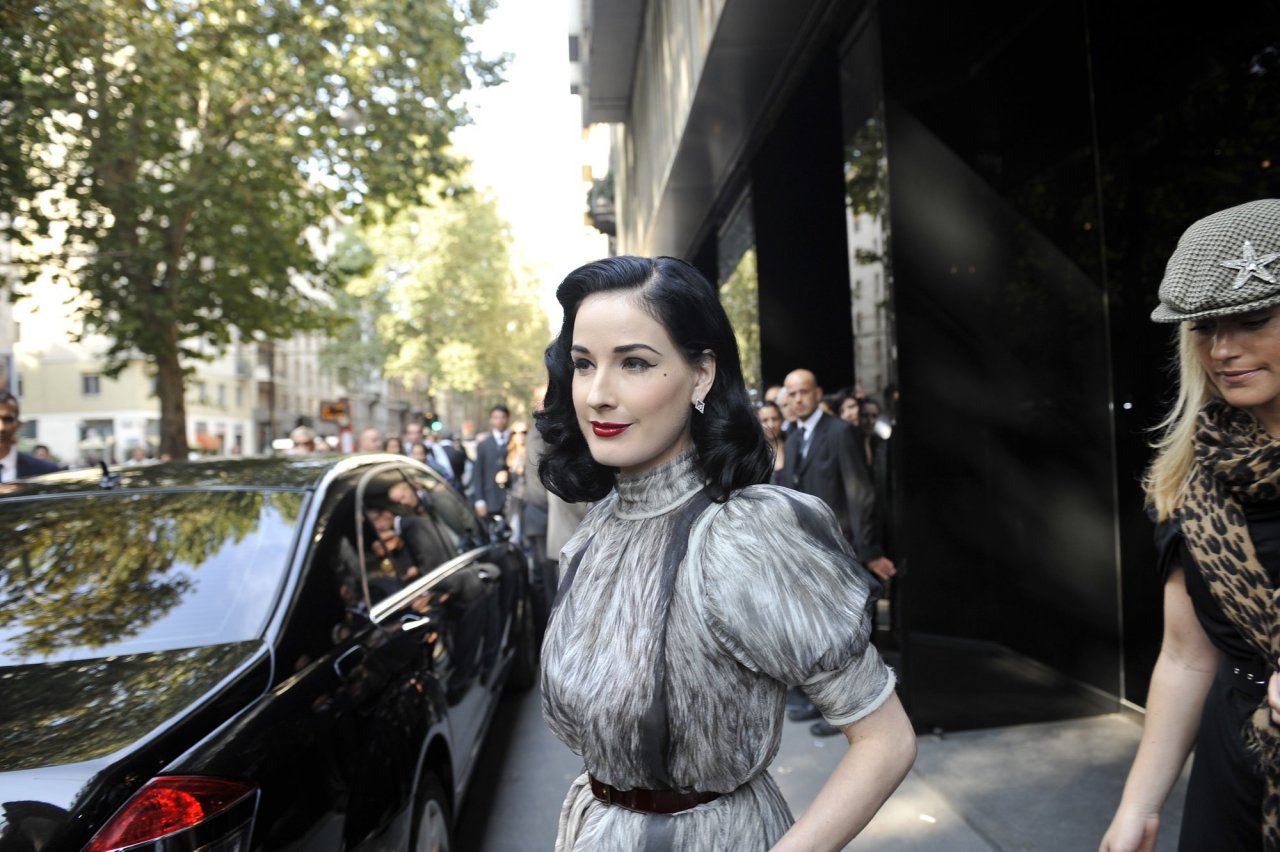 Dita von Teese leaked wallpapers