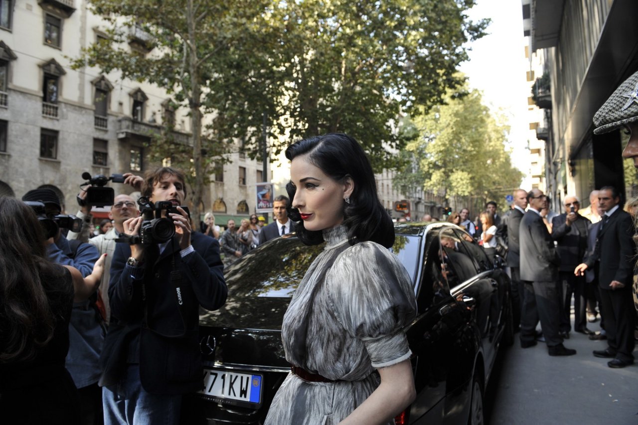 Dita von Teese leaked wallpapers