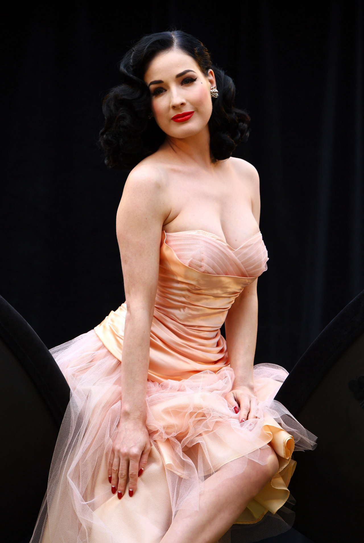 Dita von Teese leaked wallpapers