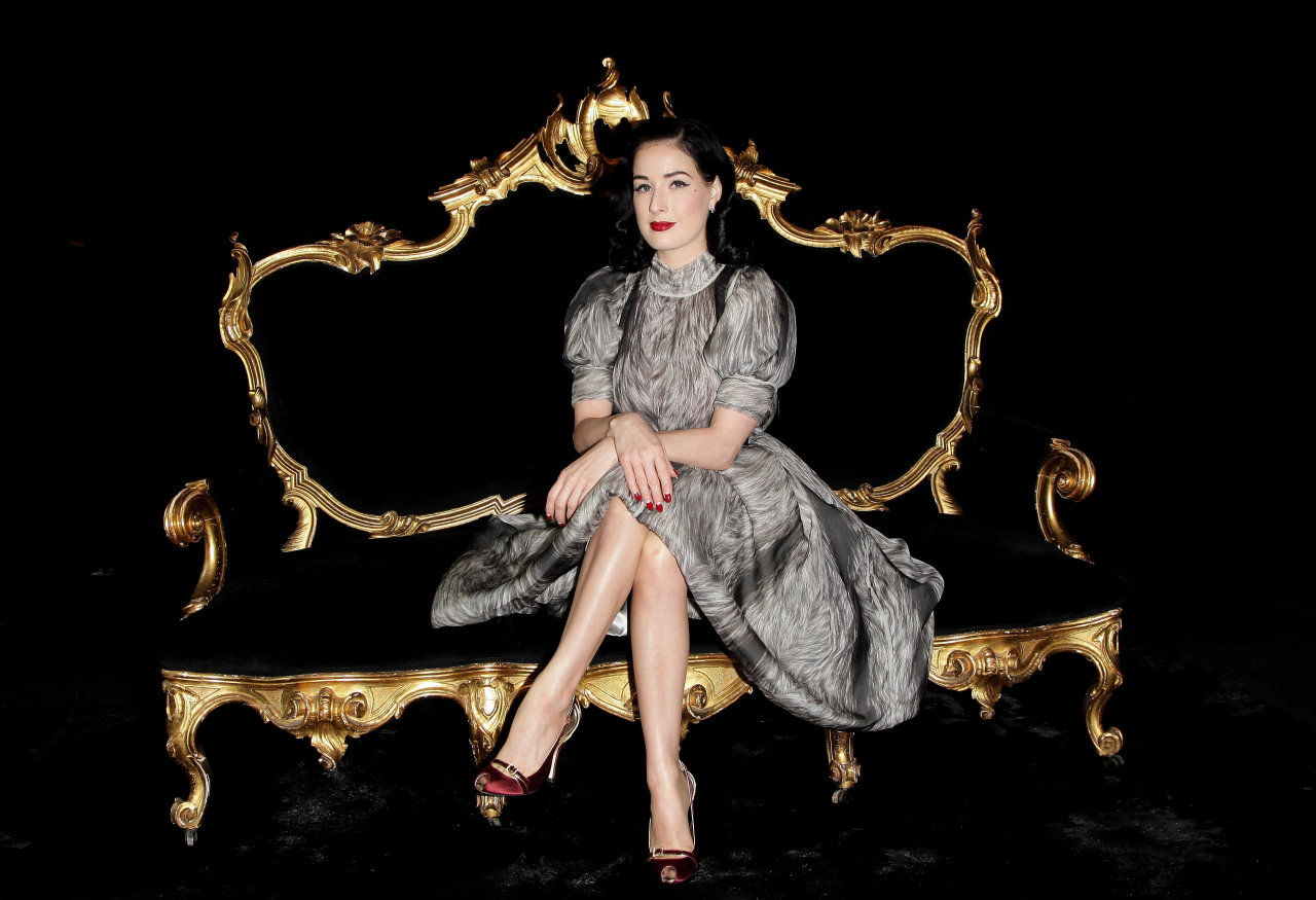 Dita von Teese leaked wallpapers