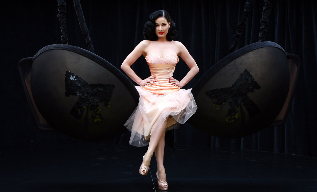 Dita von Teese leaked wallpapers