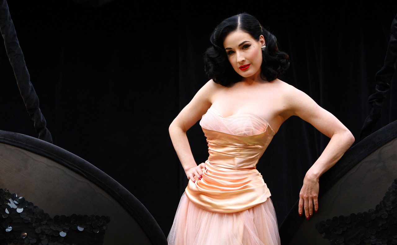 Dita von Teese leaked wallpapers