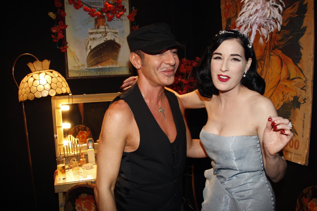Dita von Teese leaked wallpapers