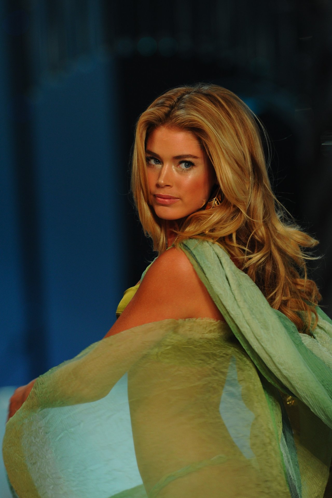 Doutzen Kroes leaked wallpapers