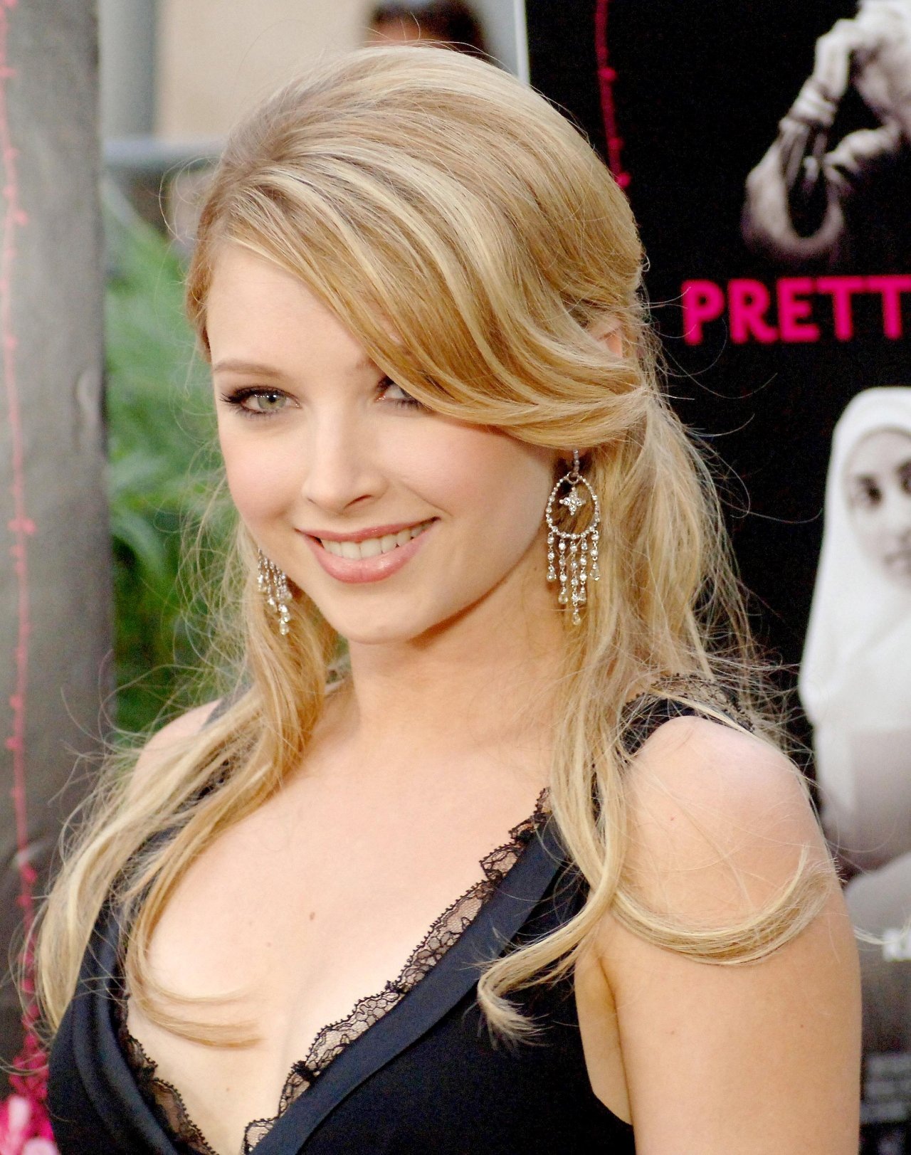 Elisabeth Harnois leaked wallpapers