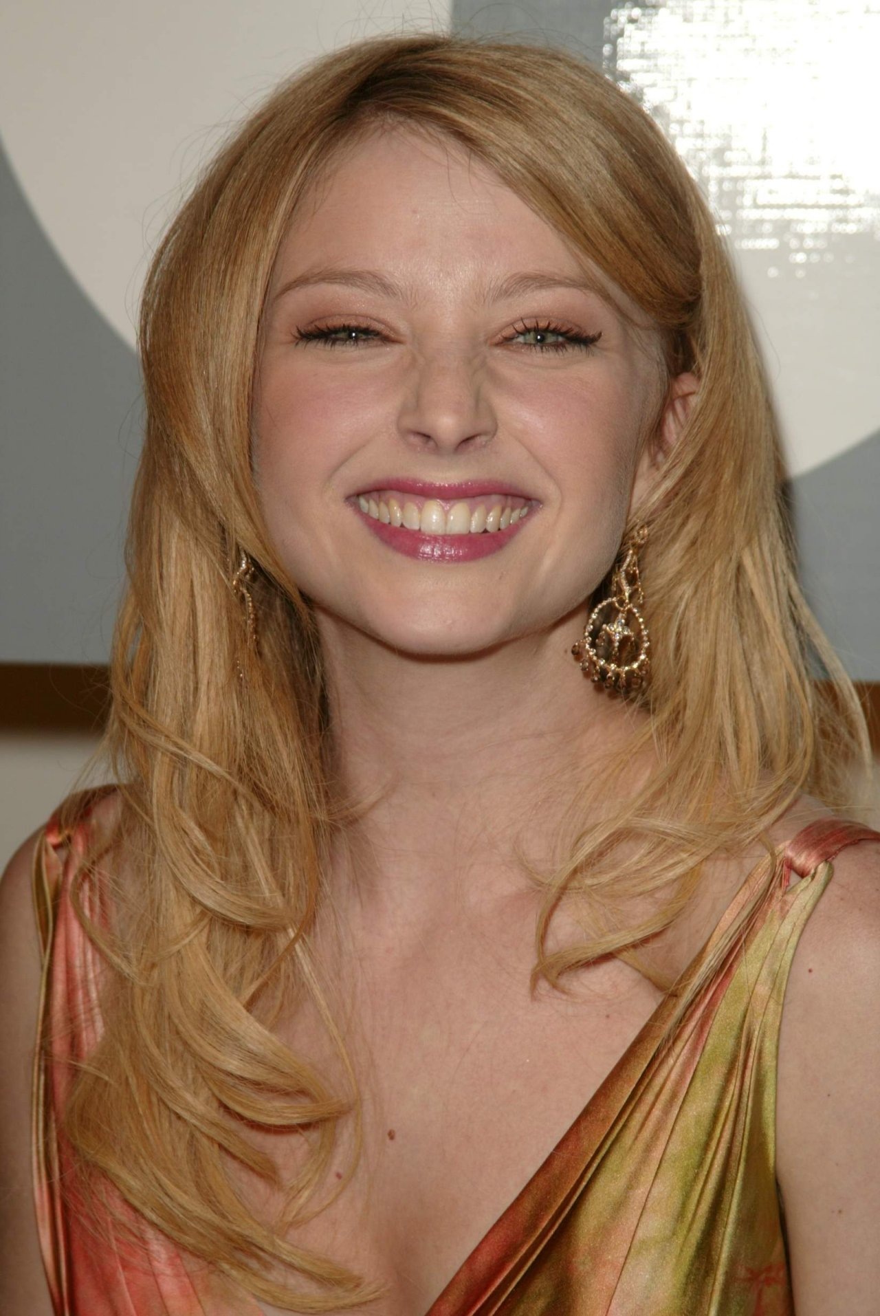 Elisabeth Harnois leaked wallpapers