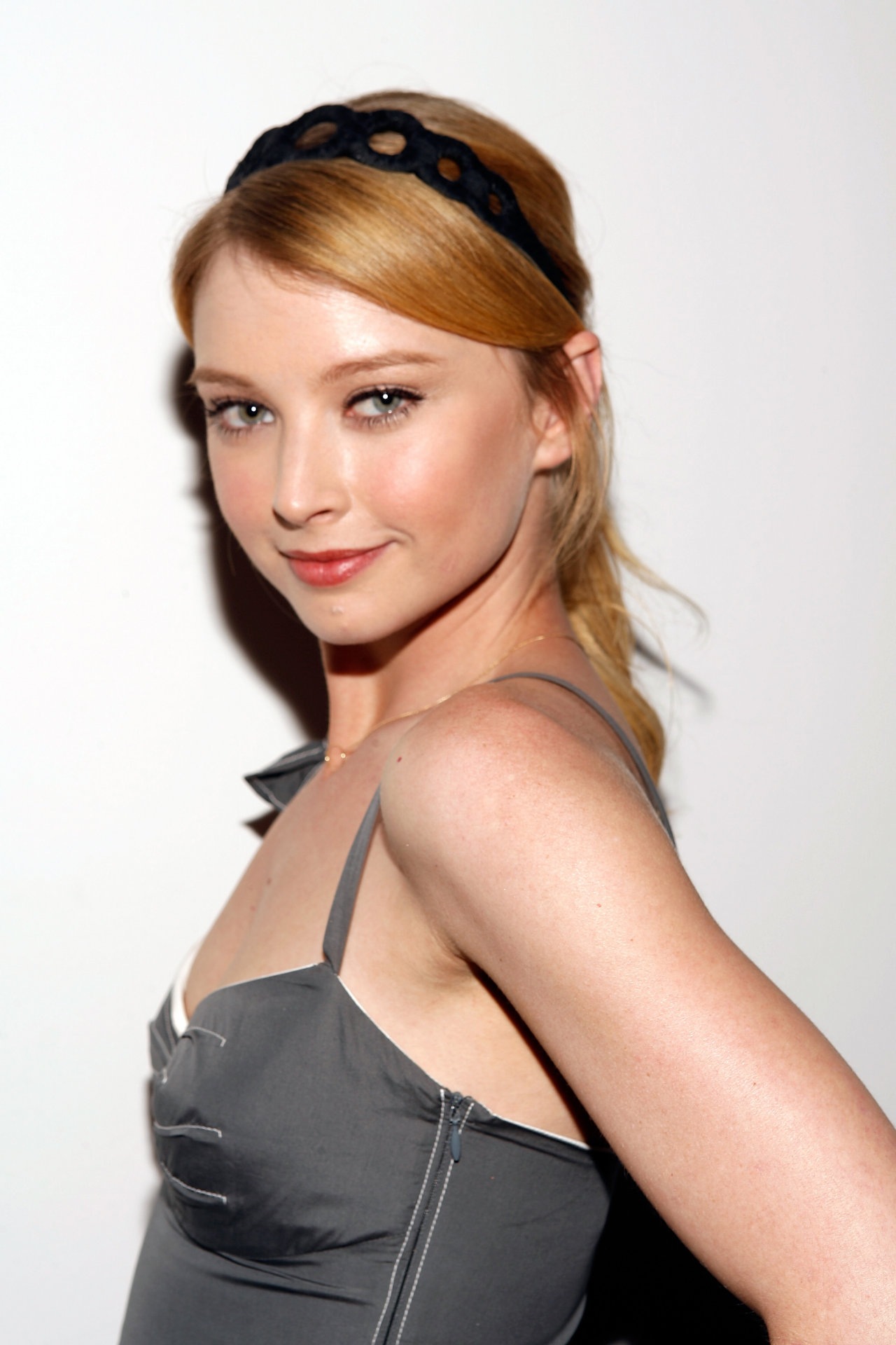 Elisabeth Harnois leaked wallpapers