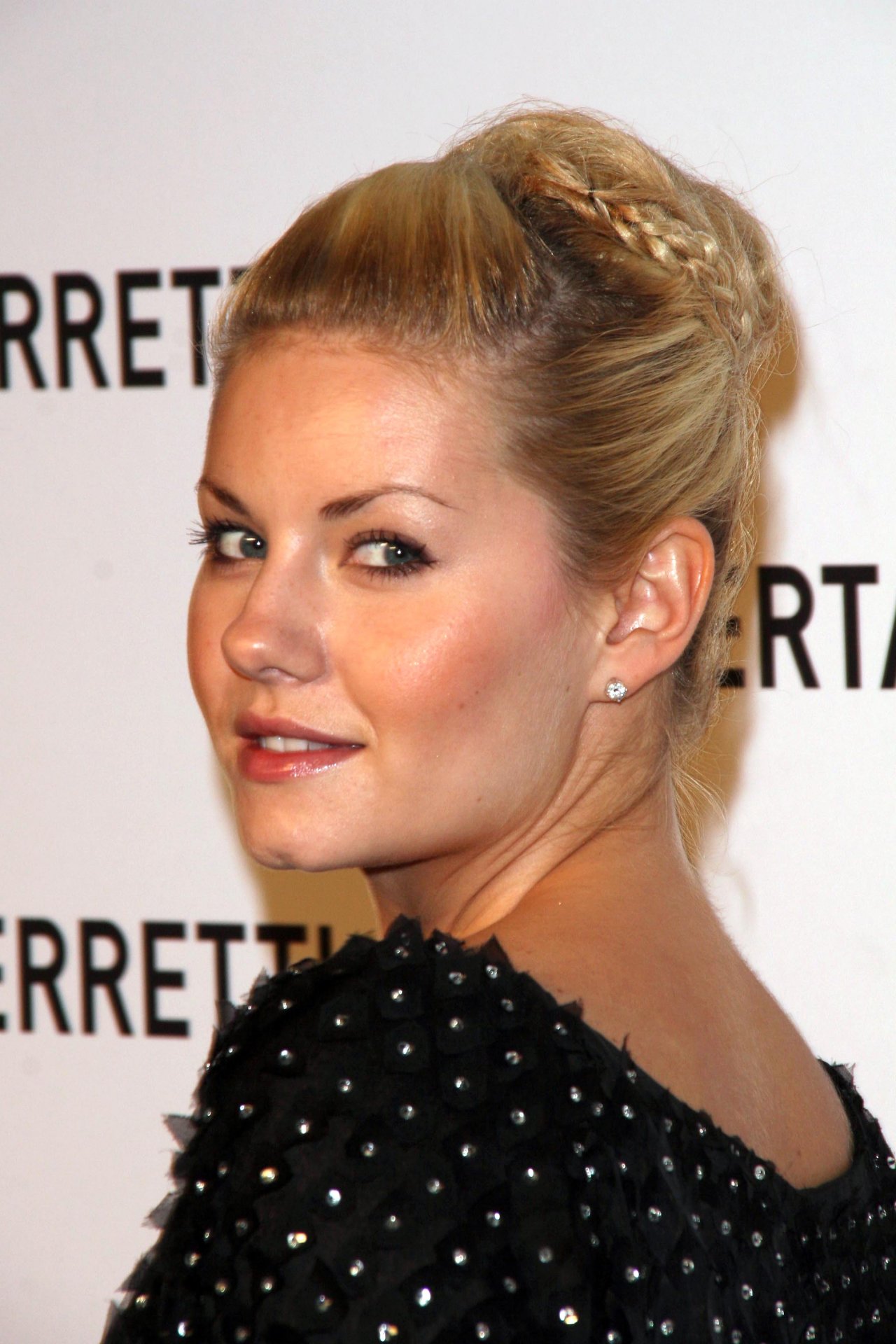 Elisha Cuthbert leaked wallpapers