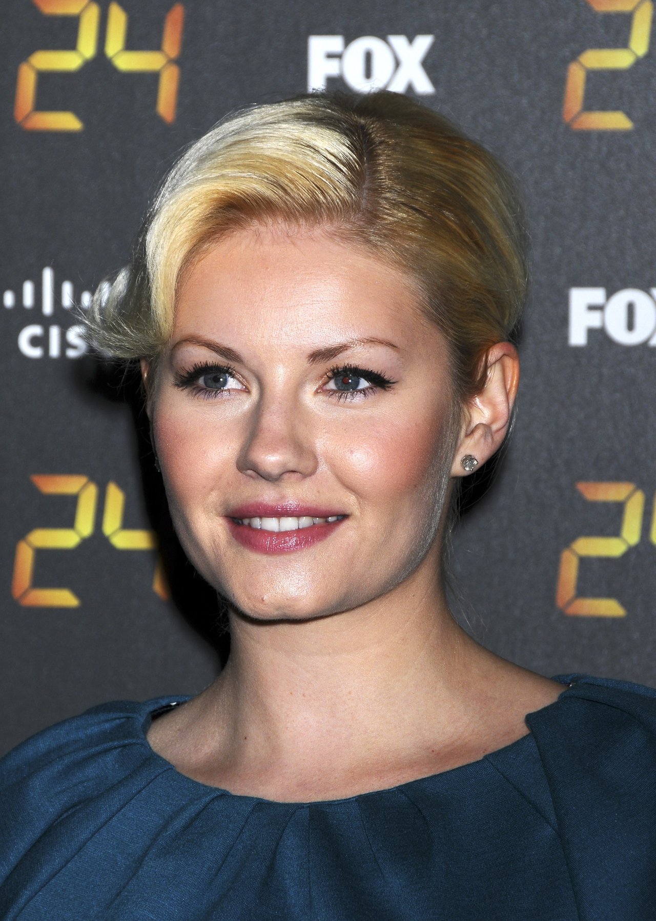 Elisha Cuthbert leaked wallpapers