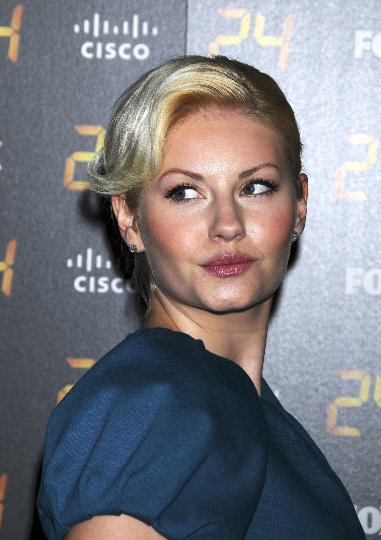 Elisha Cuthbert leaked wallpapers