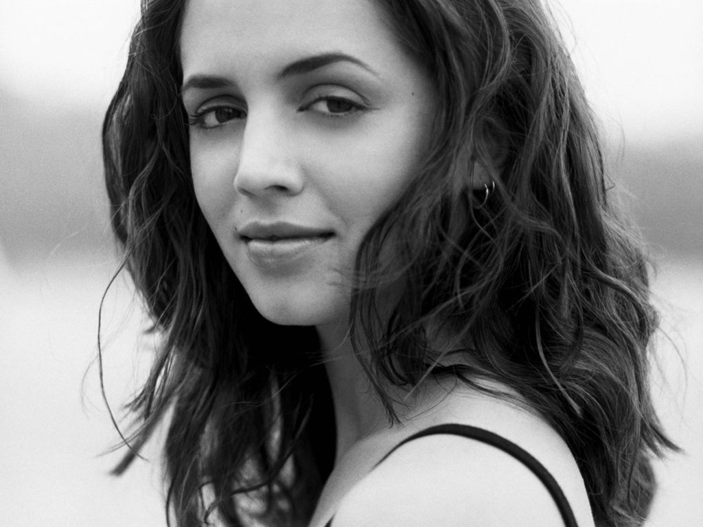 Eliza Dushku leaked wallpapers