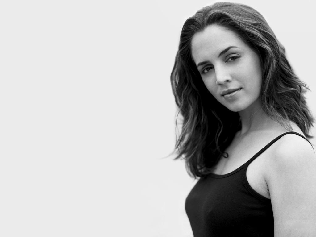 Eliza Dushku leaked wallpapers