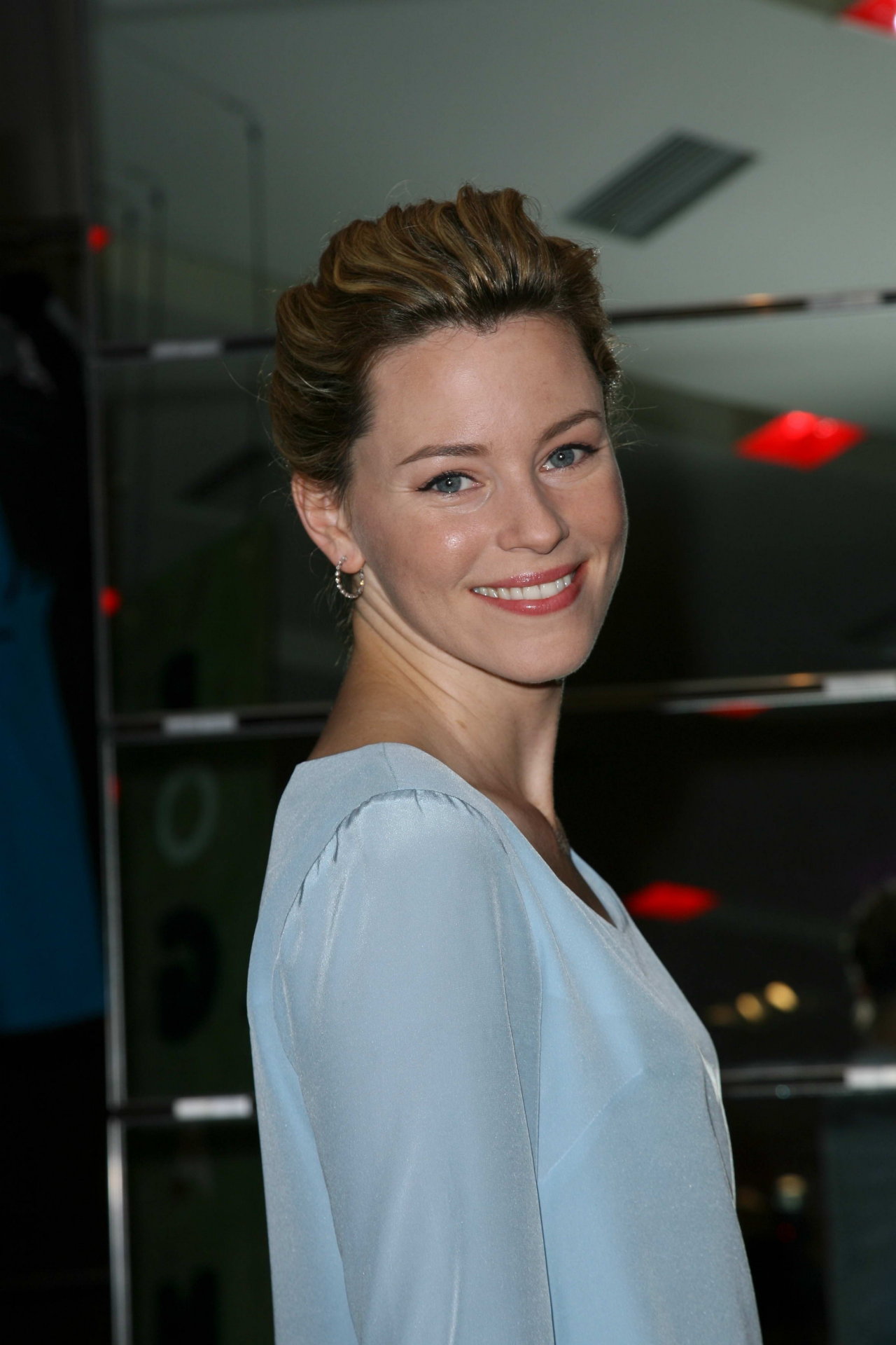 Elizabeth Banks leaked wallpapers