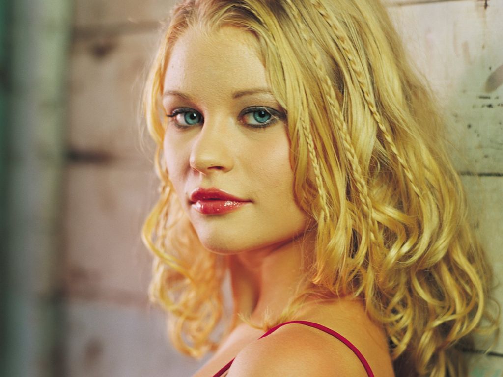 Emilie de Ravin leaked wallpapers