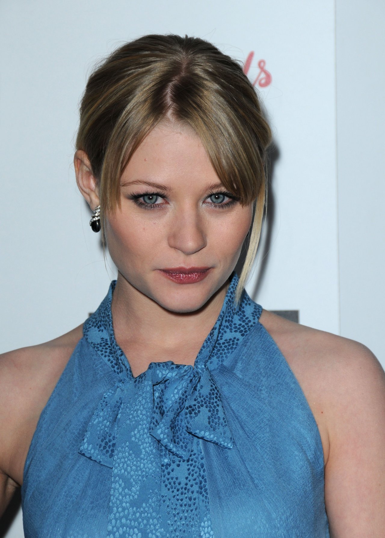 Emilie de Ravin leaked wallpapers