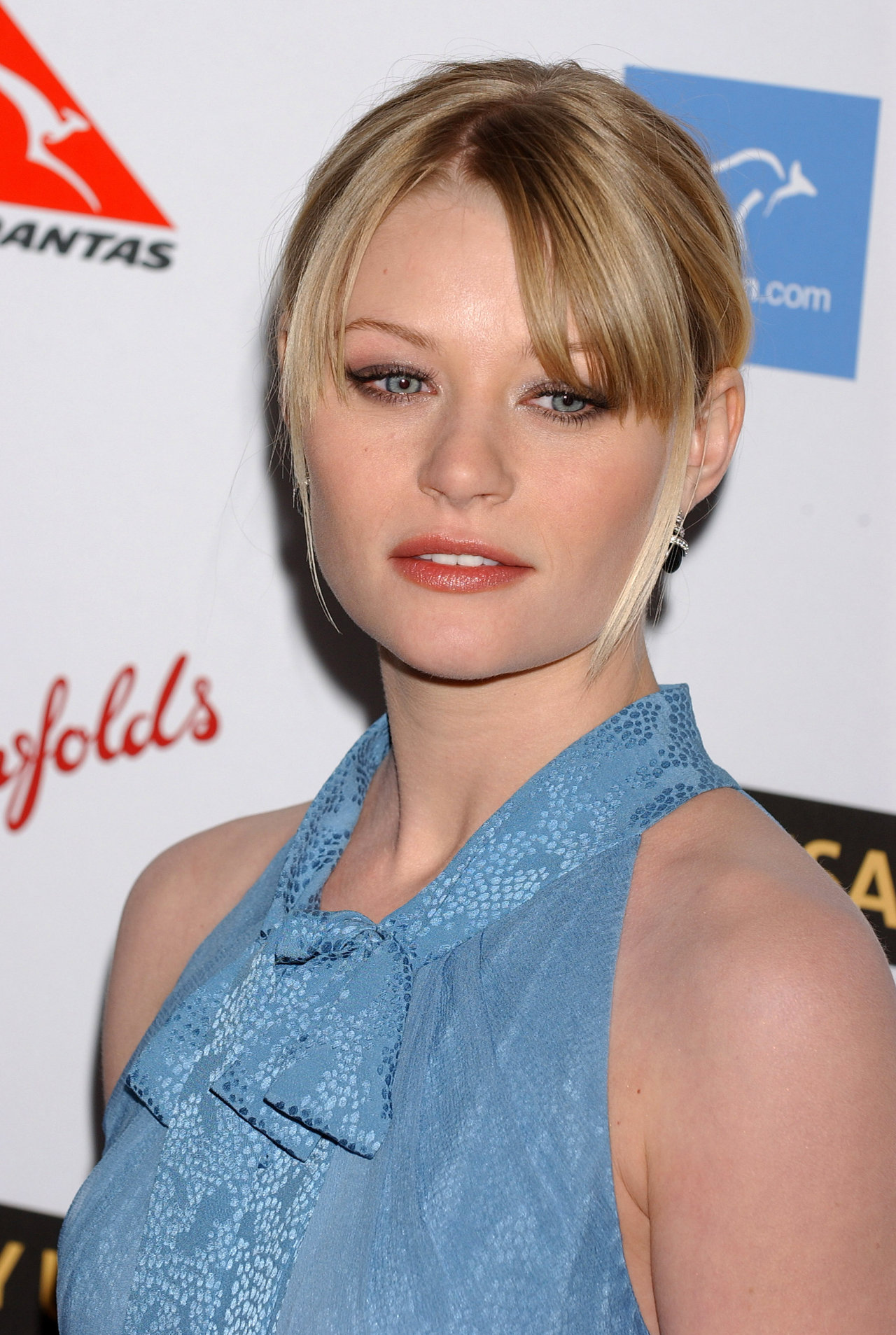 Emilie de Ravin leaked wallpapers