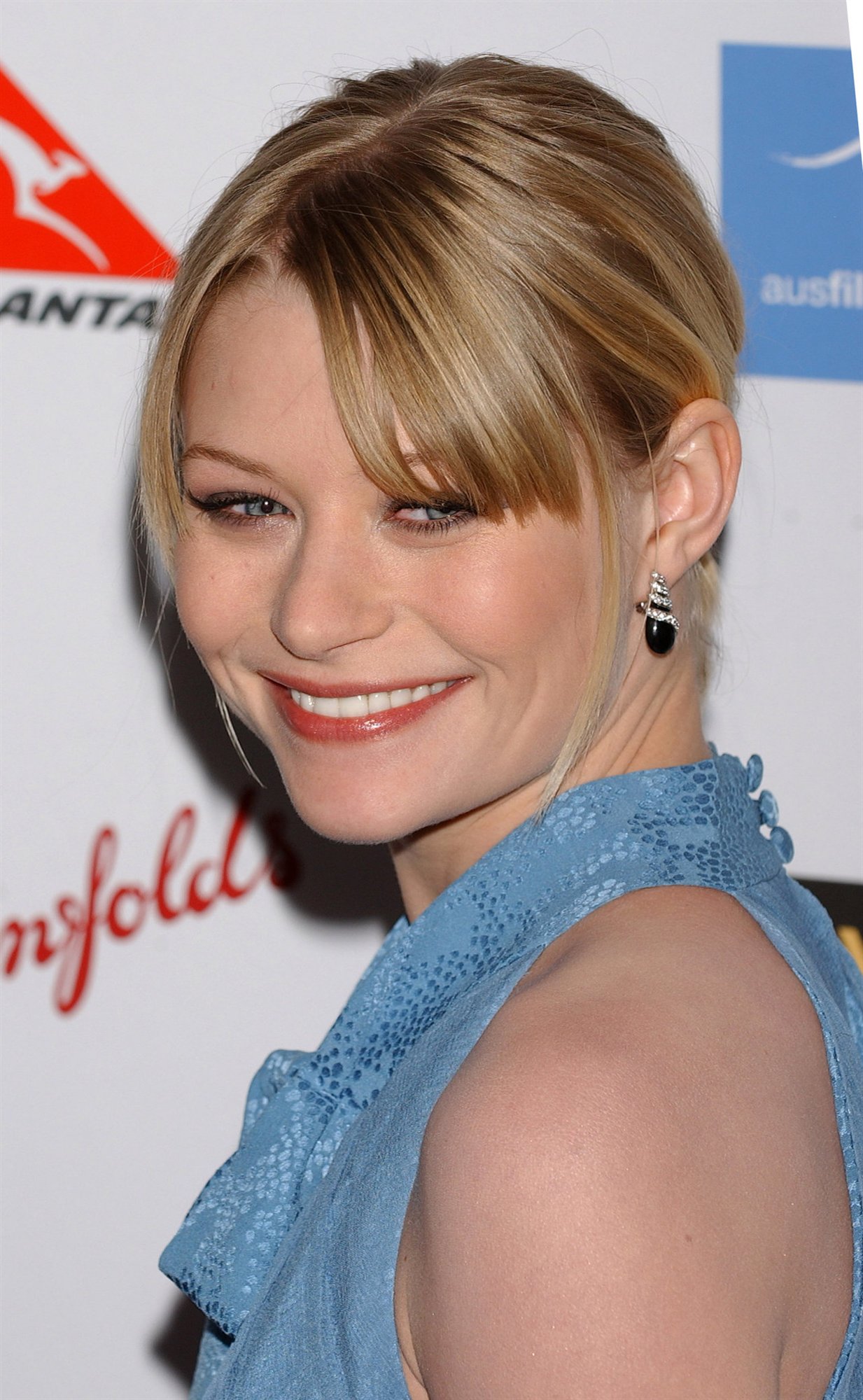 Emilie de Ravin leaked wallpapers