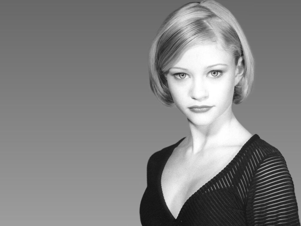 Emilie de Ravin leaked wallpapers