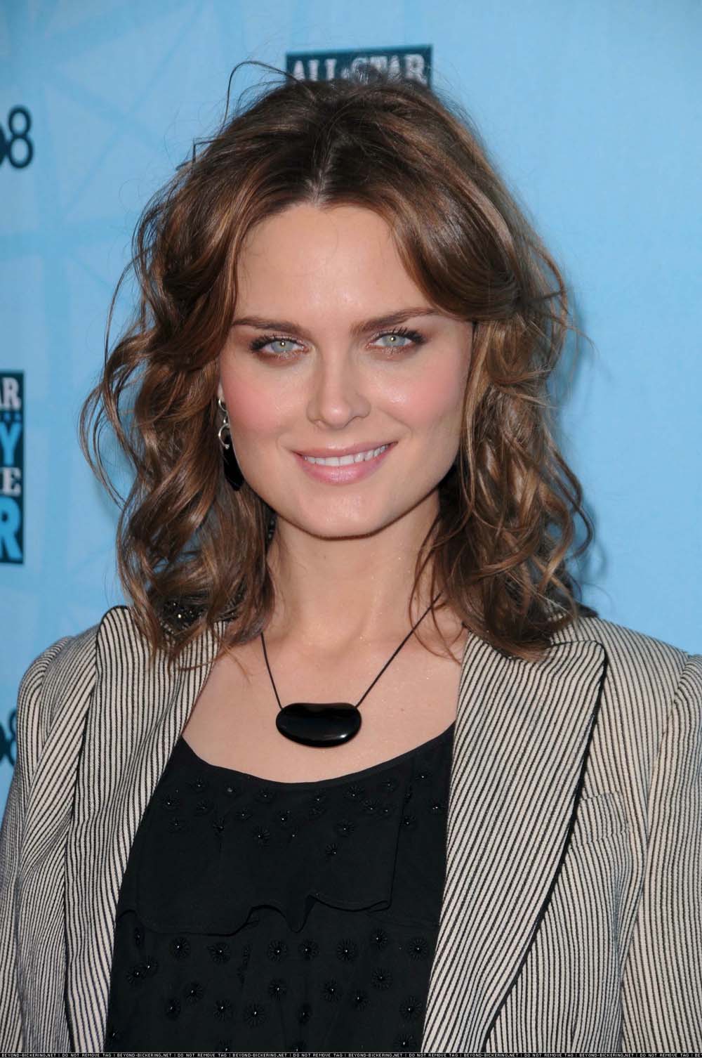 Emily Deschanel leaked wallpapers