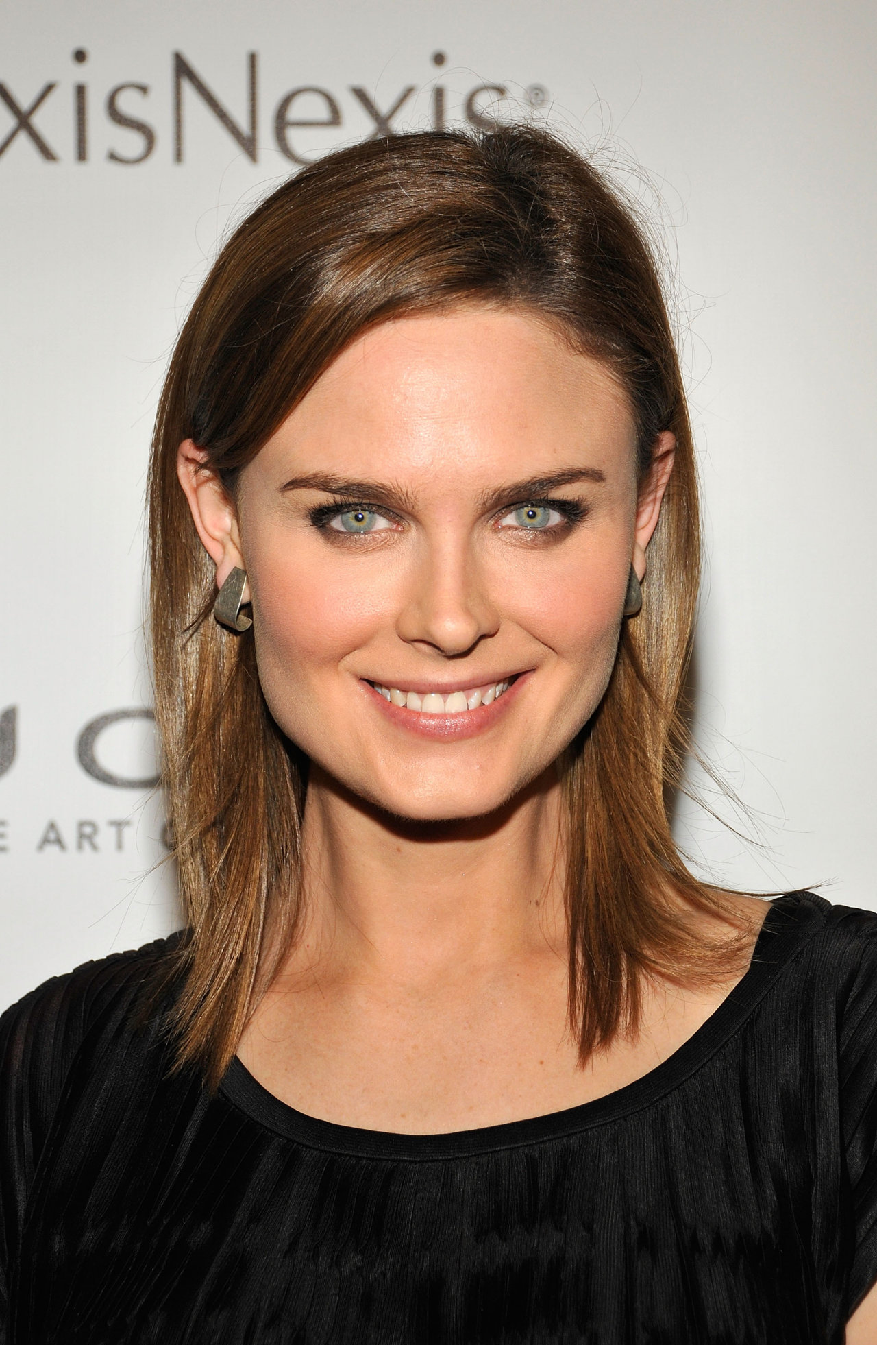 Emily Deschanel leaked wallpapers