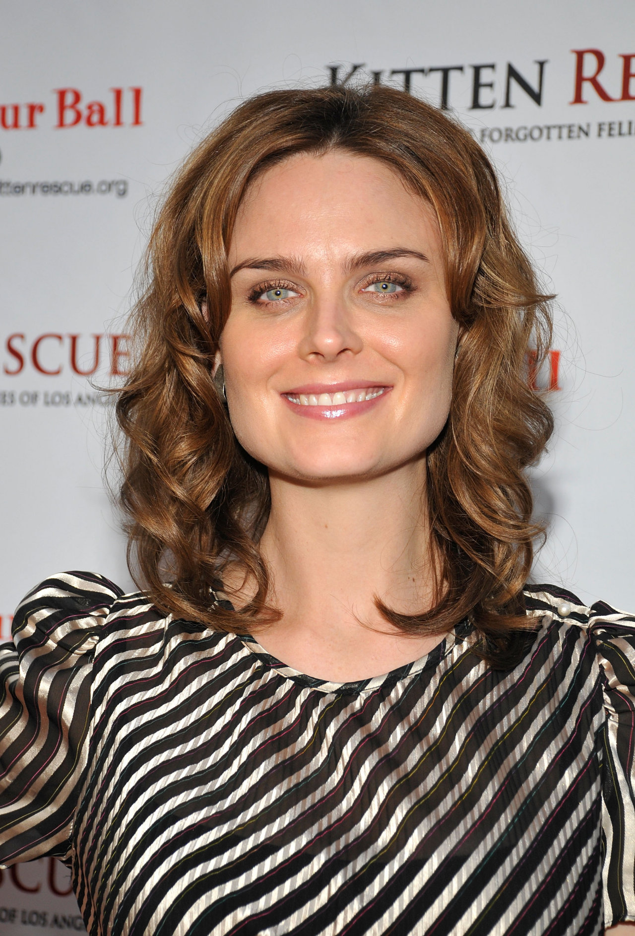 Emily Deschanel leaked wallpapers