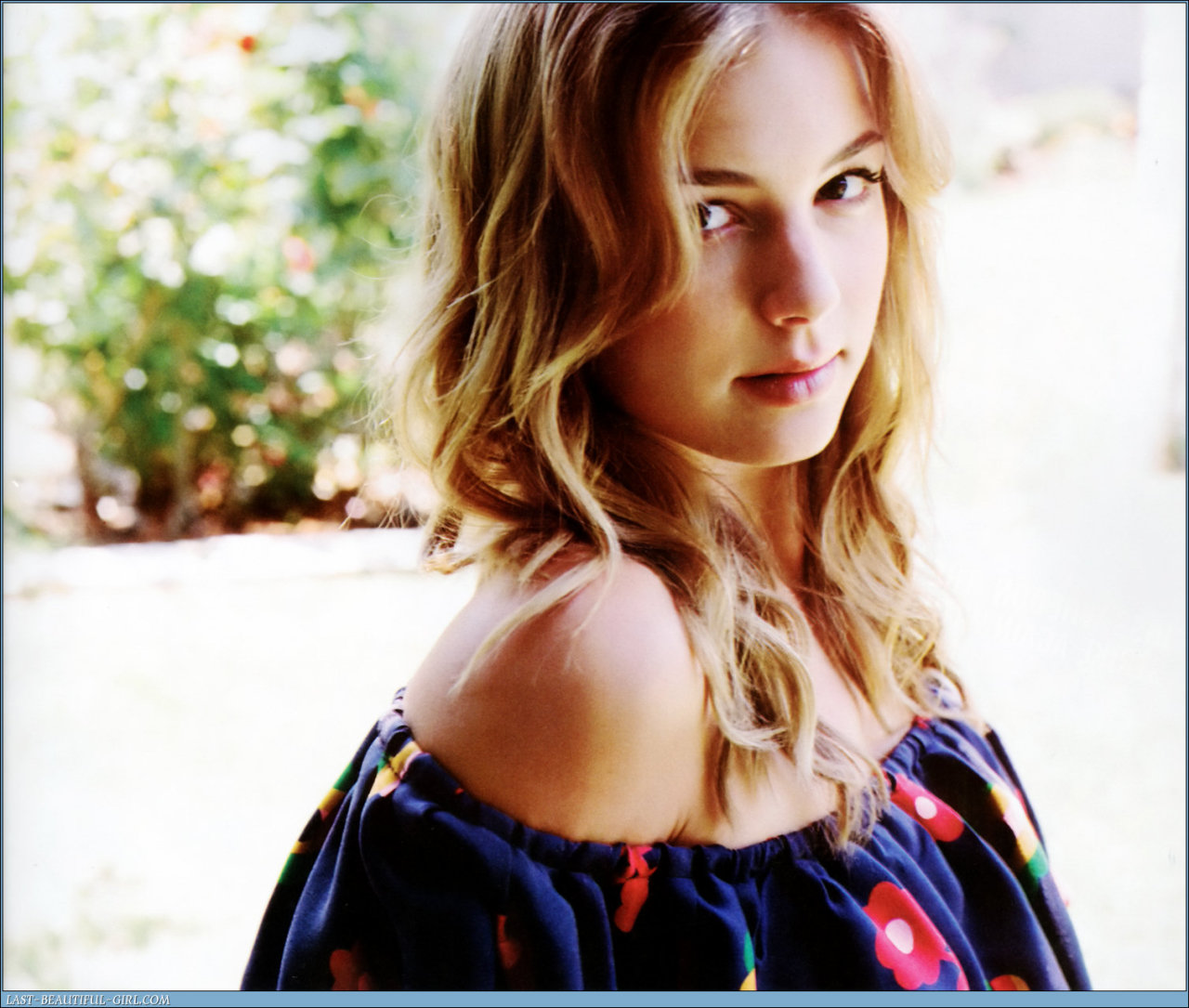 Emily VanCamp leaked wallpapers