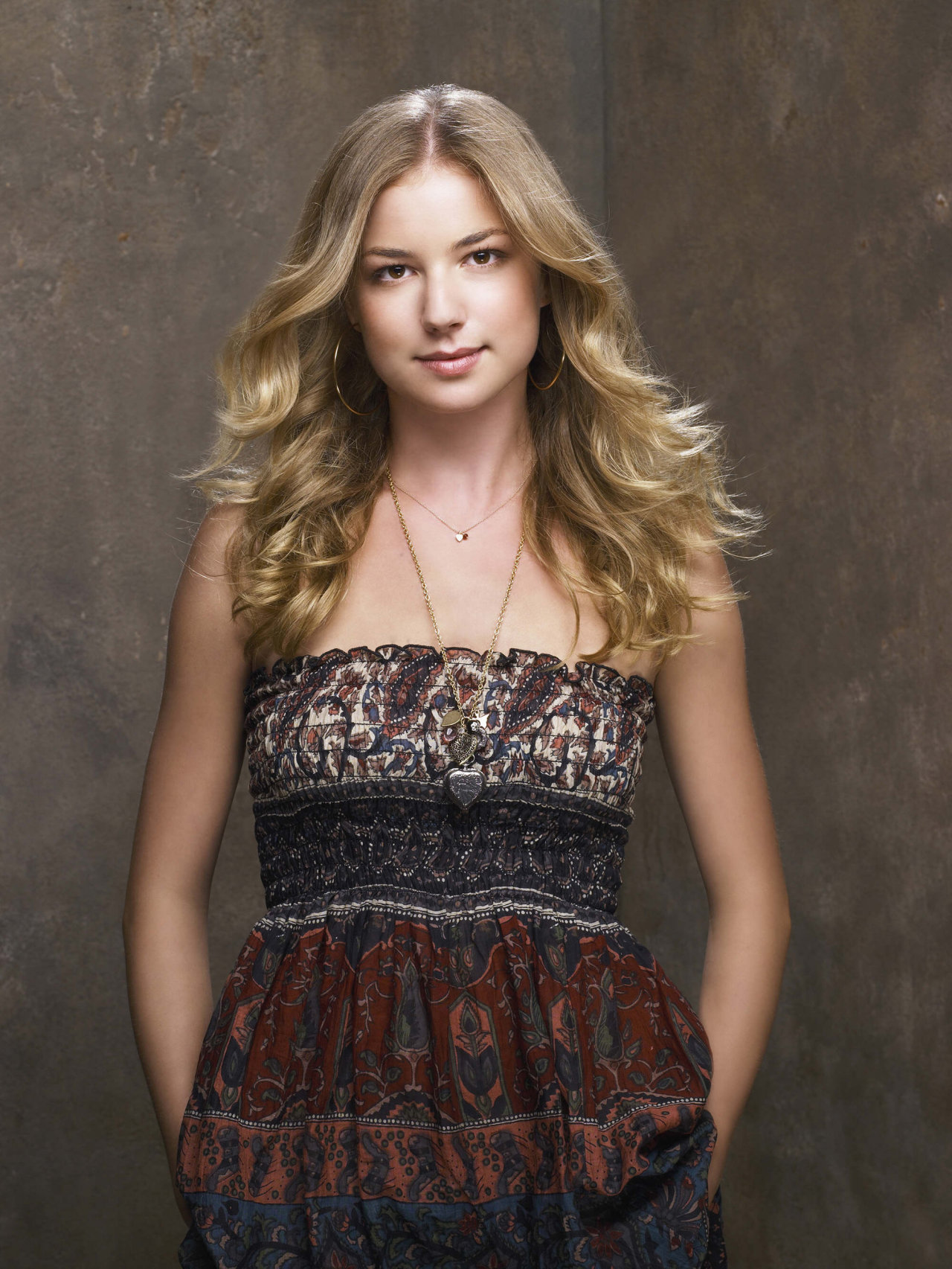 Emily VanCamp leaked wallpapers