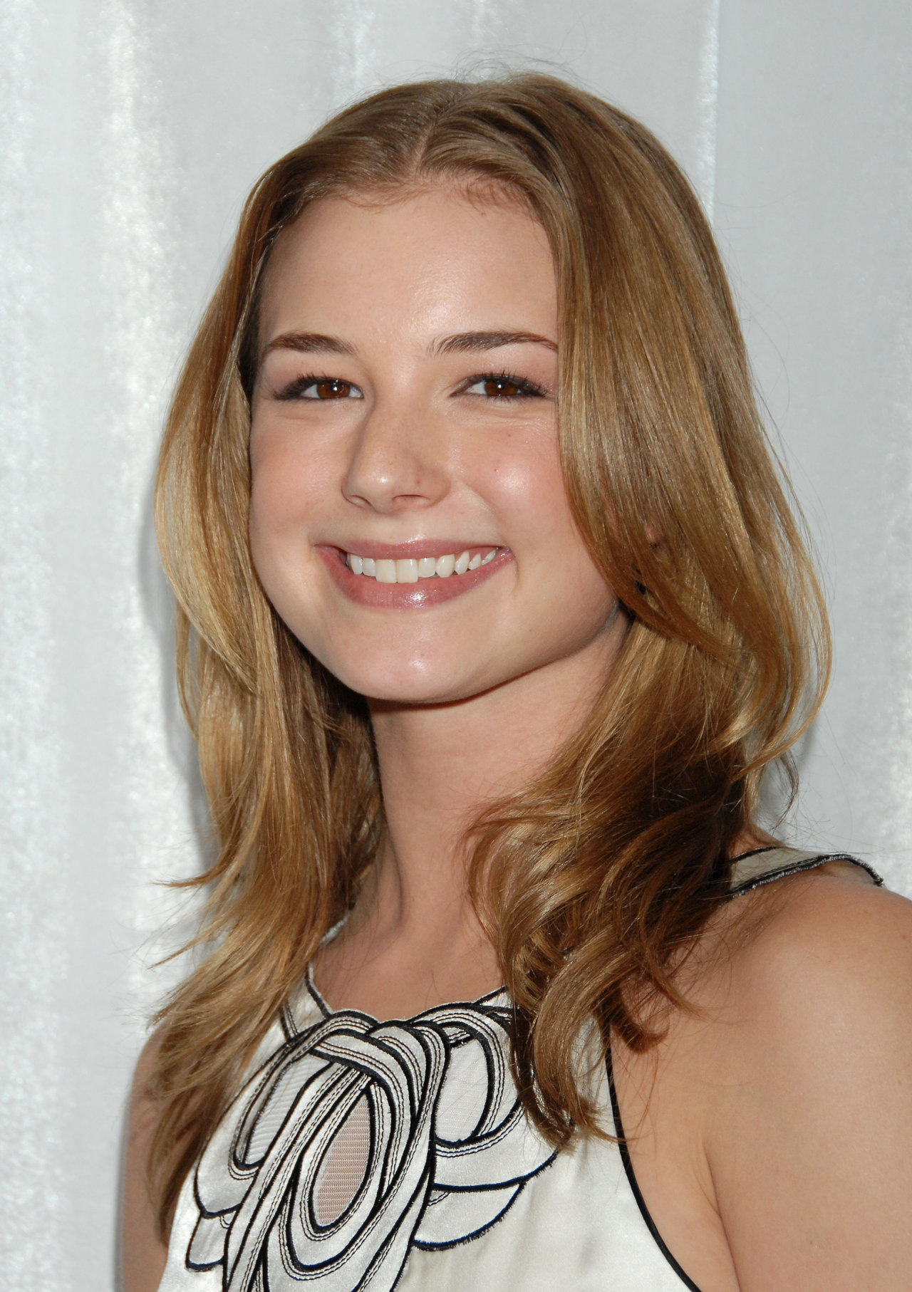 Emily VanCamp leaked wallpapers