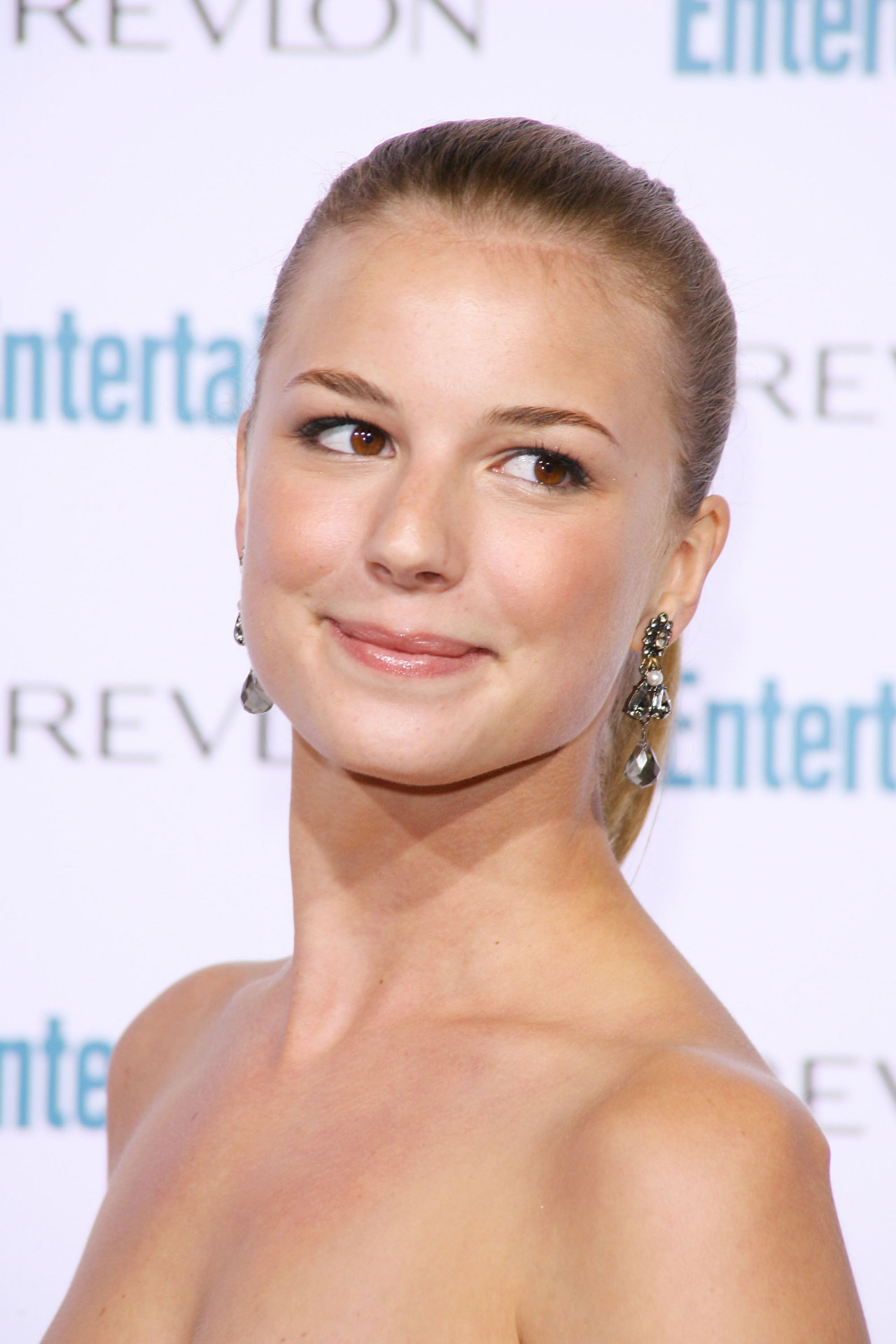 Emily VanCamp leaked wallpapers
