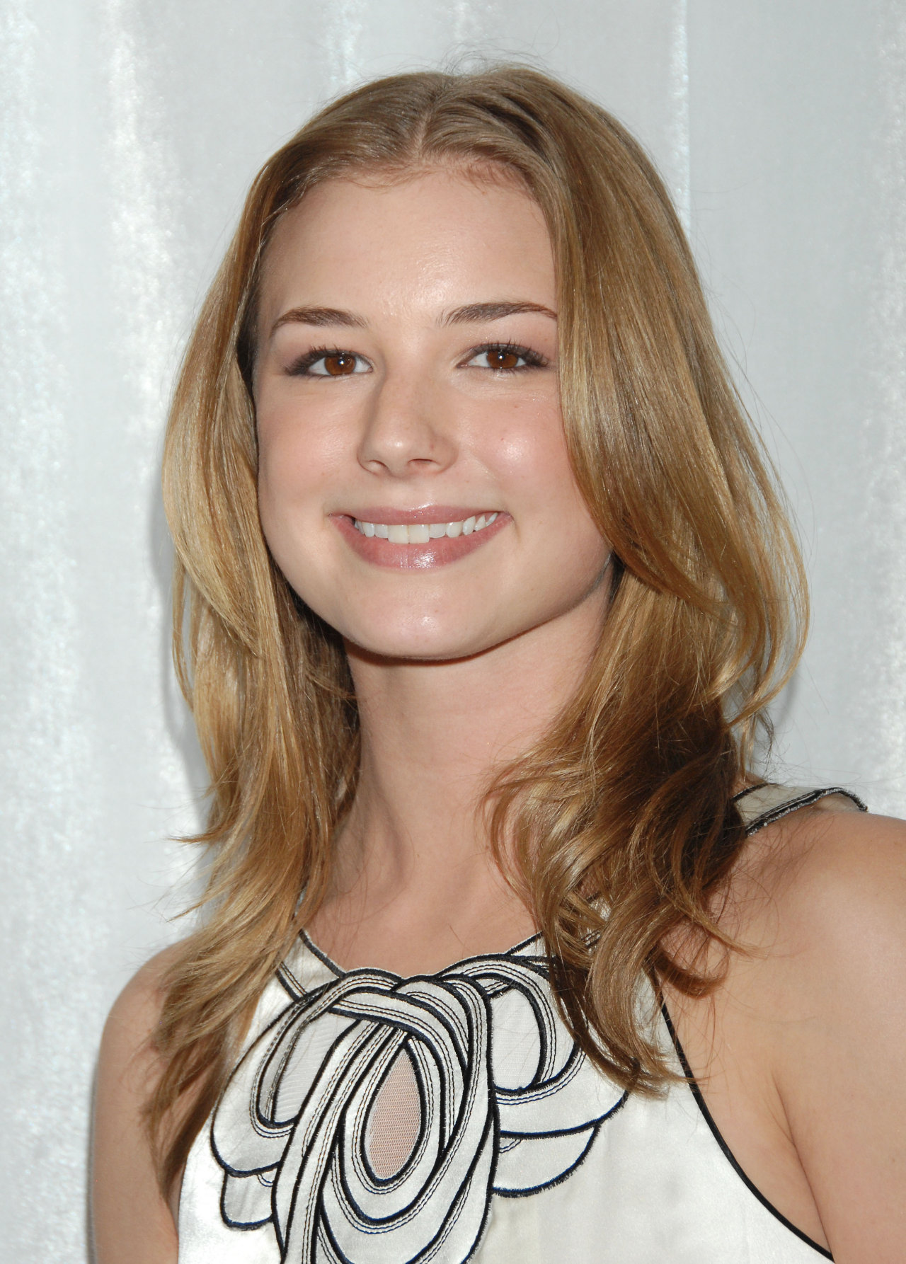 Emily VanCamp leaked wallpapers