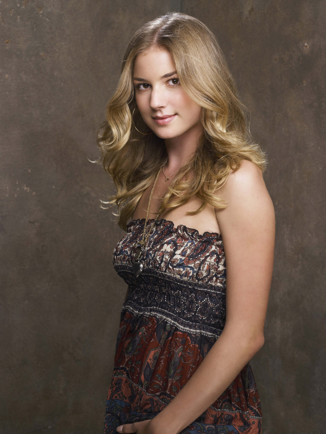 Emily VanCamp leaked wallpapers