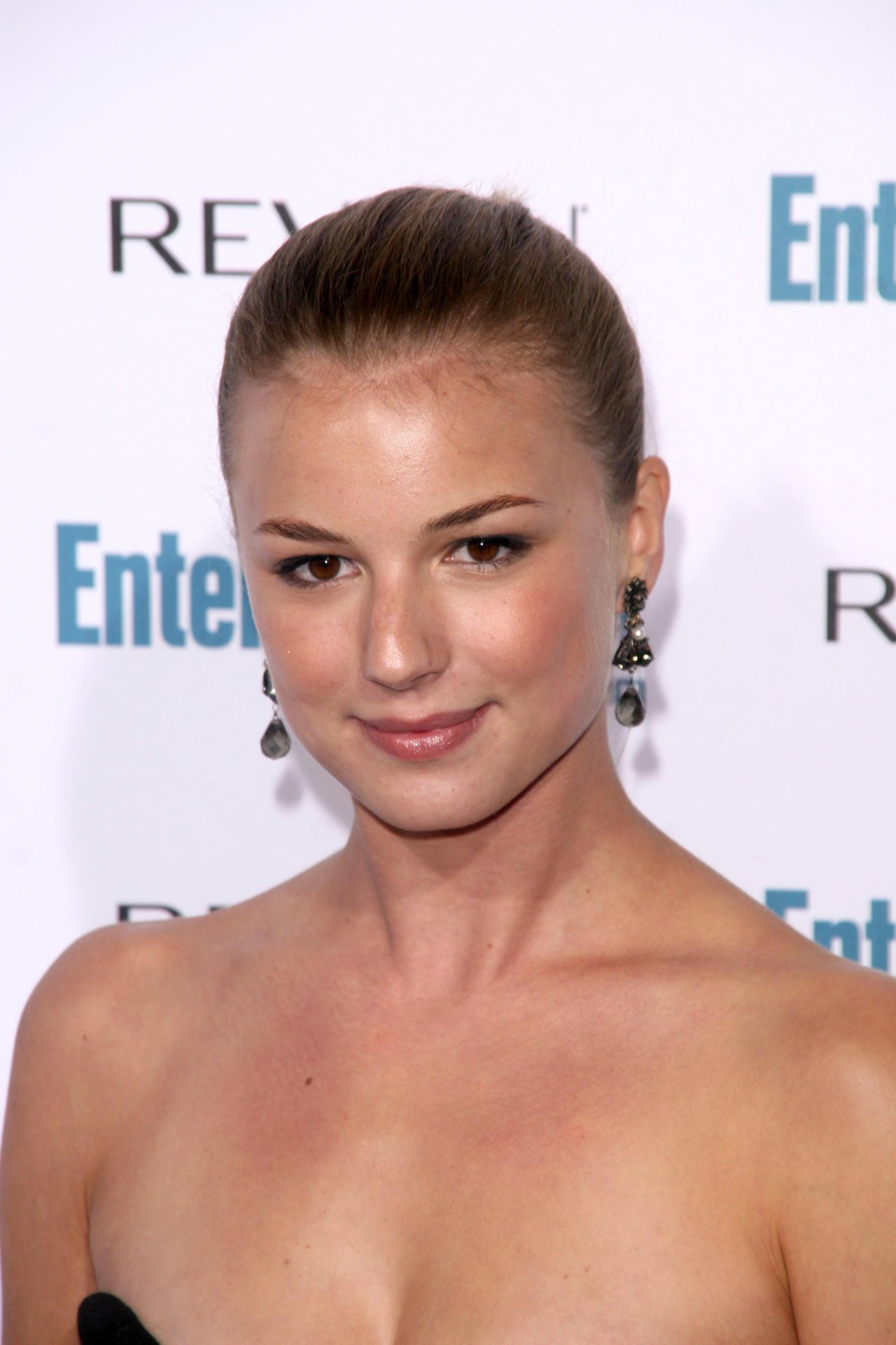 Emily VanCamp leaked wallpapers