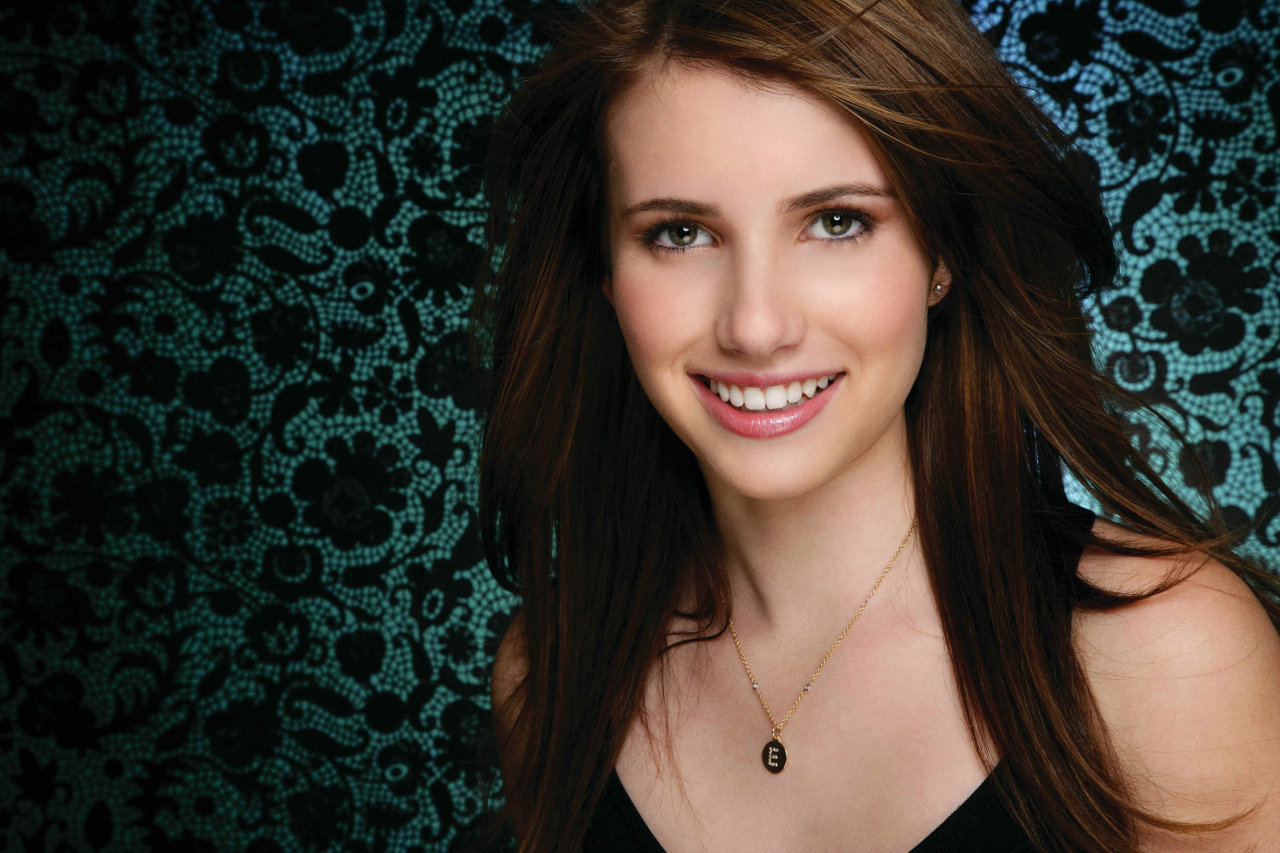 Emma Roberts leaked wallpapers