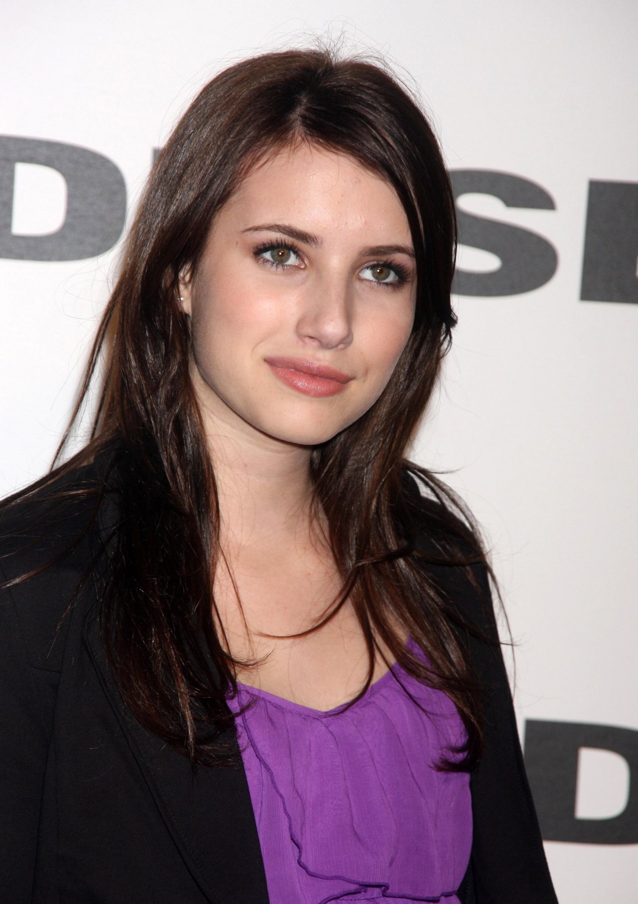 Emma Roberts leaked wallpapers