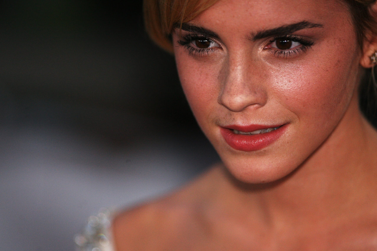 Emma Watson leaked wallpapers