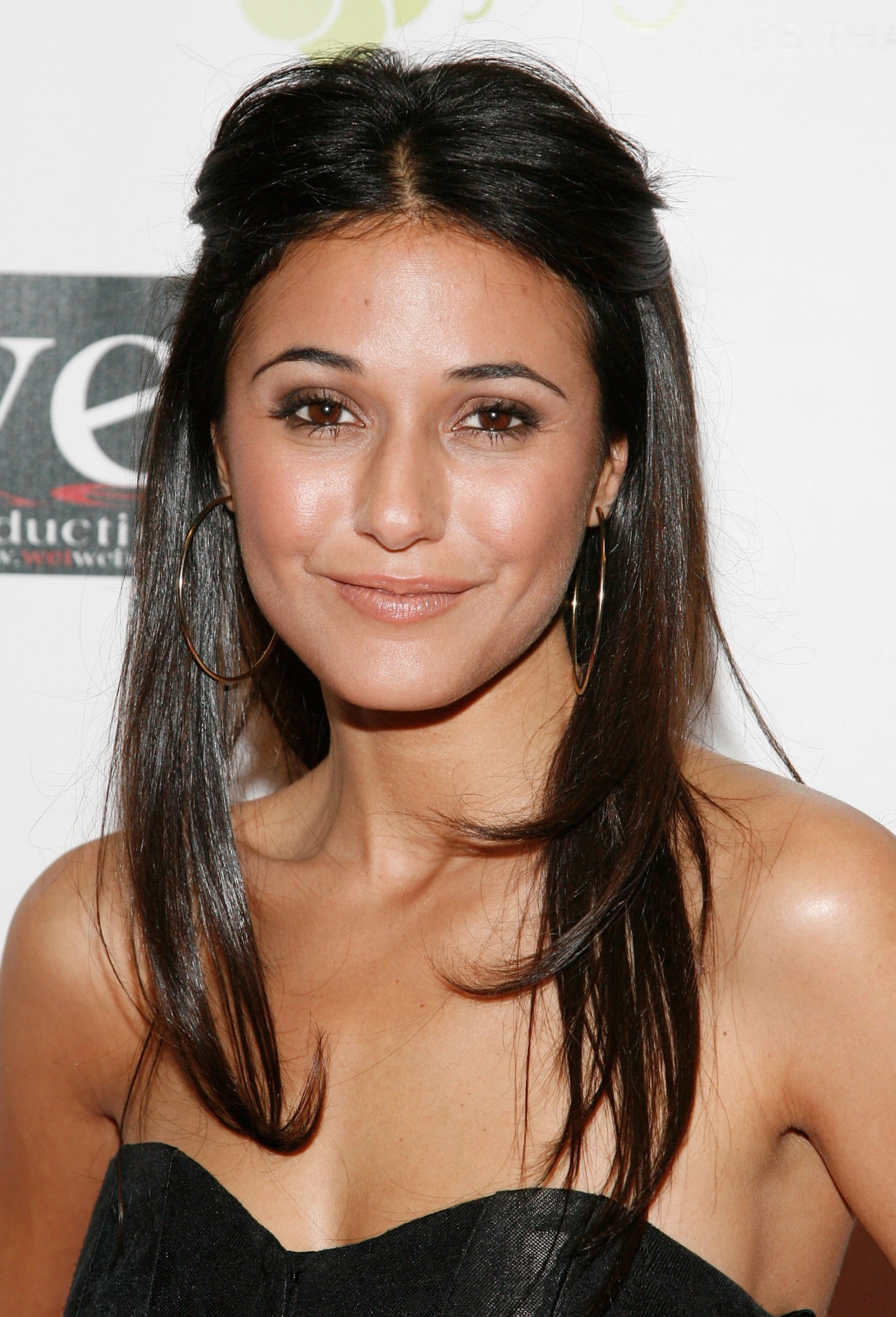 Emmanuelle Chriqui leaked wallpapers