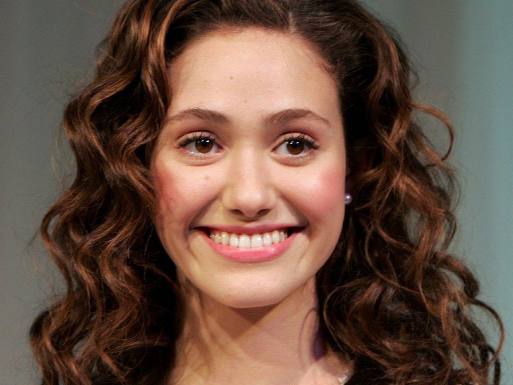 Emmy Rossum leaked wallpapers