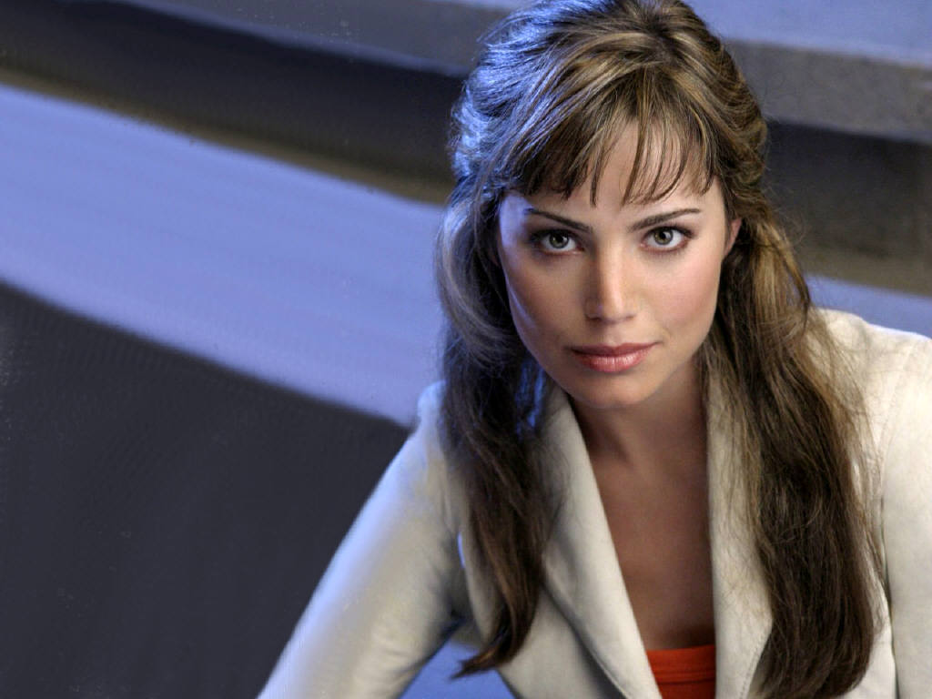 Erica Durance leaked wallpapers