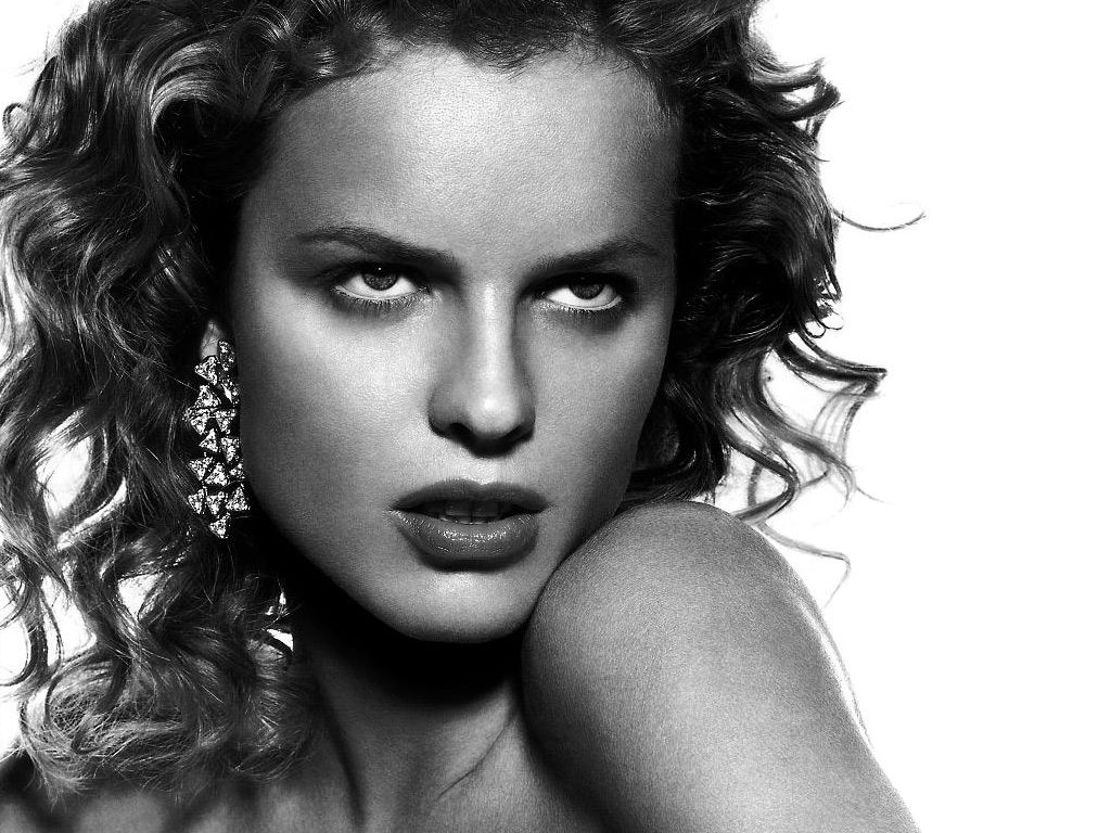 Eva Herzigova leaked wallpapers