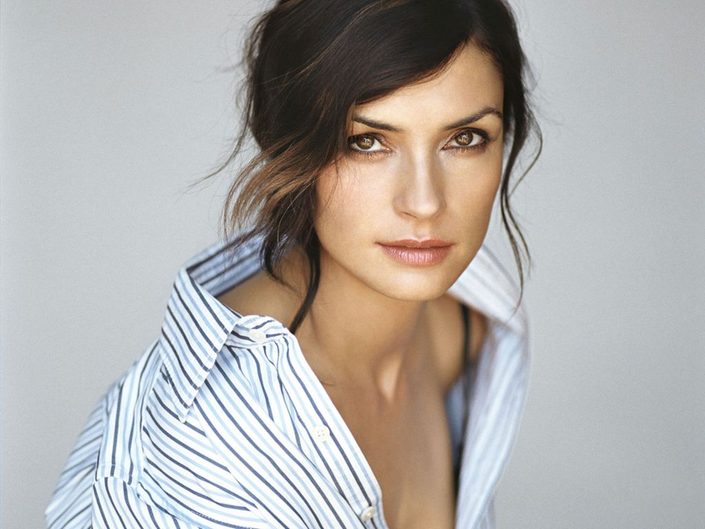 Famke Janssen leaked wallpapers