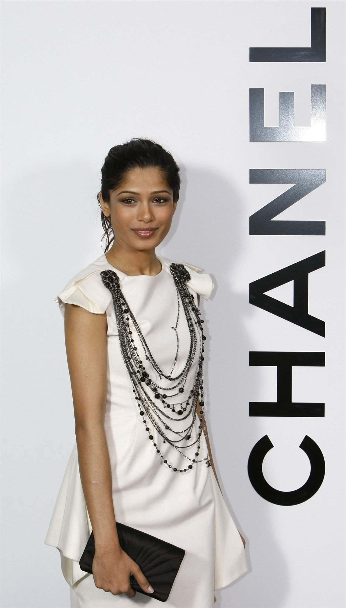 Freida Pinto leaked wallpapers