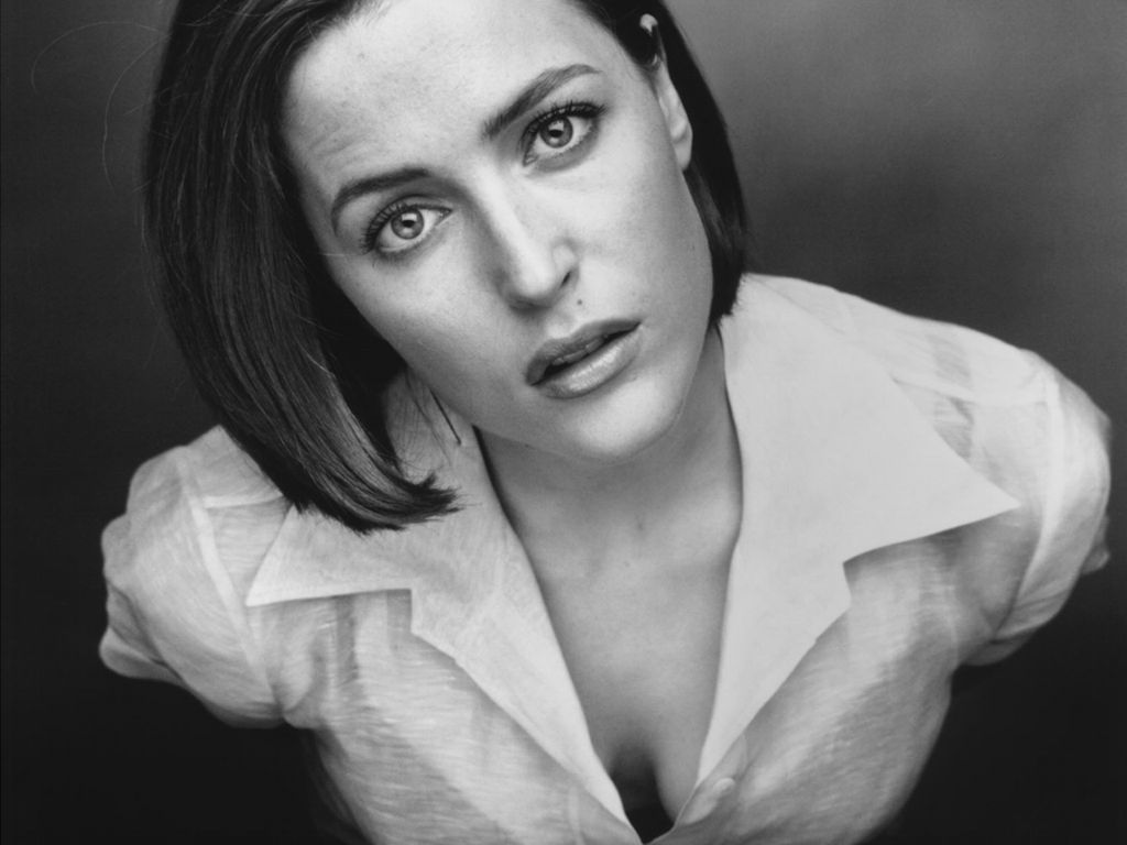 Gillian Anderson leaked wallpapers