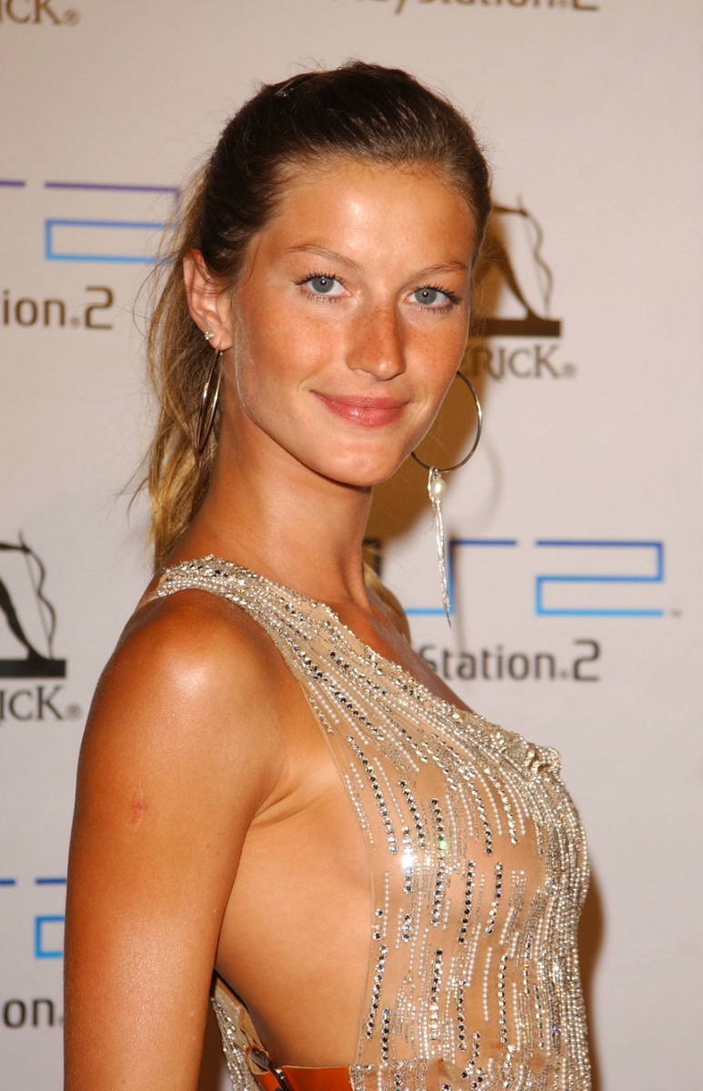 Gisele Bundchen leaked wallpapers