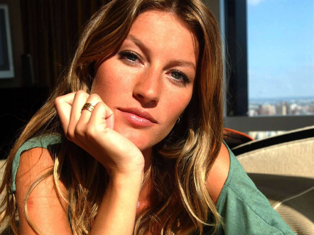 Gisele Bundchen leaked wallpapers