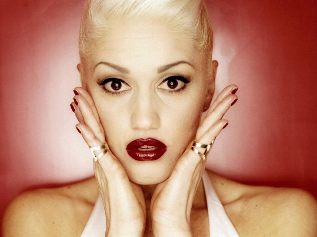 Gwen Stefani leaked wallpapers