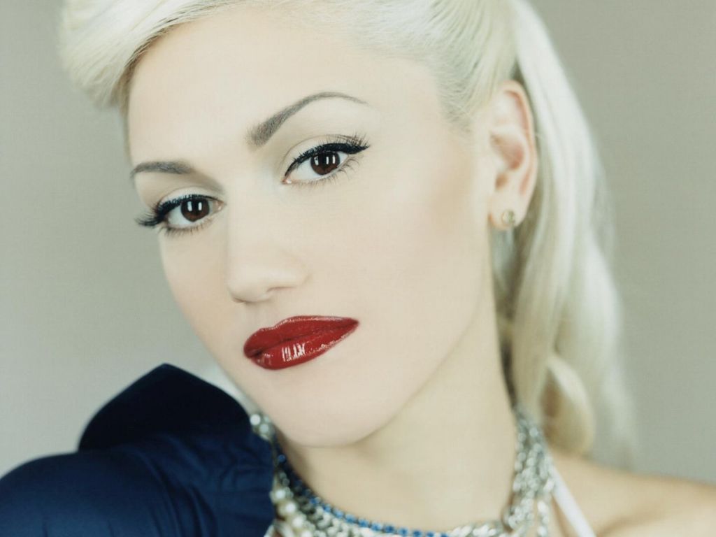 Gwen Stefani leaked wallpapers