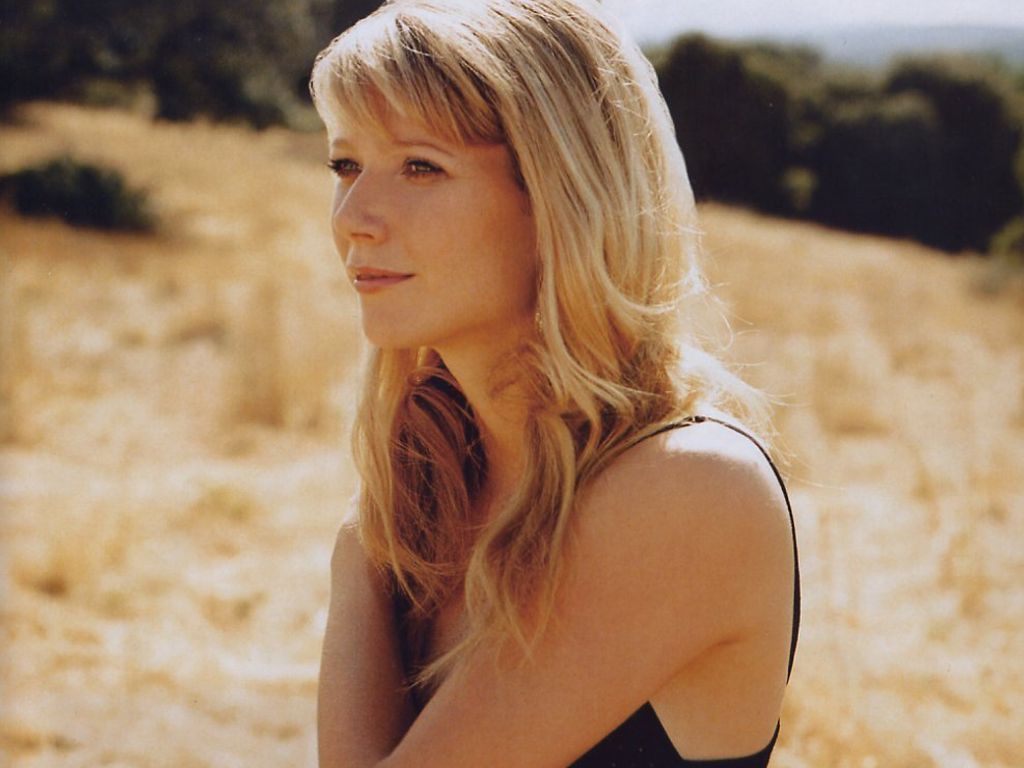 Gwyneth Paltrow leaked wallpapers