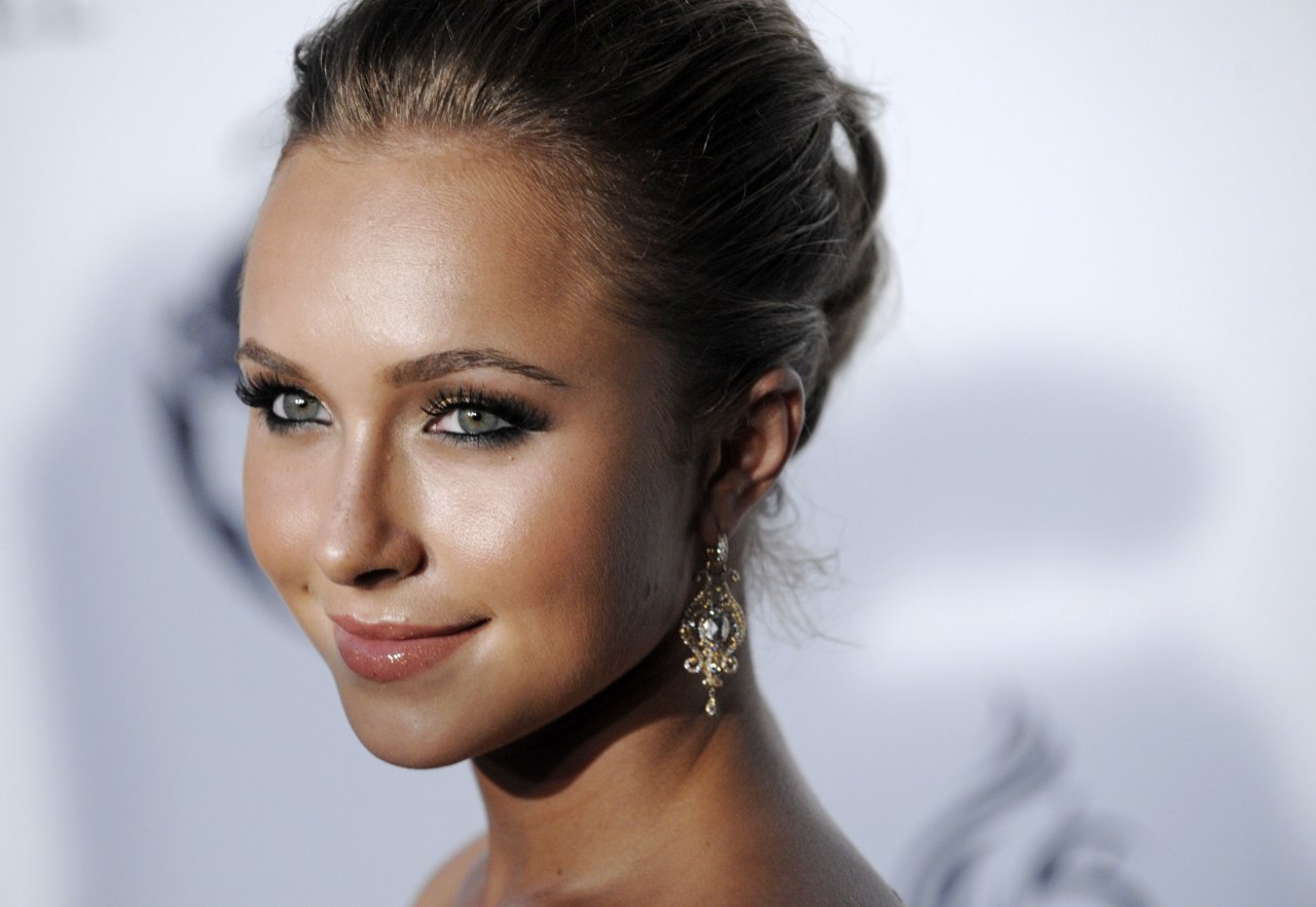 Hayden Panettiere leaked wallpapers