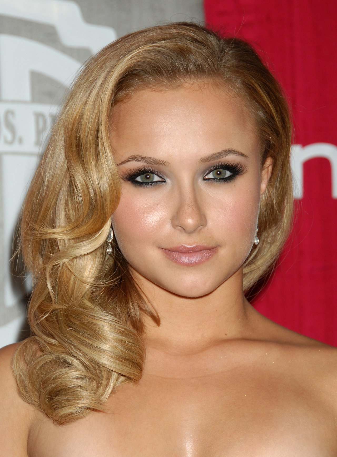 Hayden Panettiere leaked wallpapers