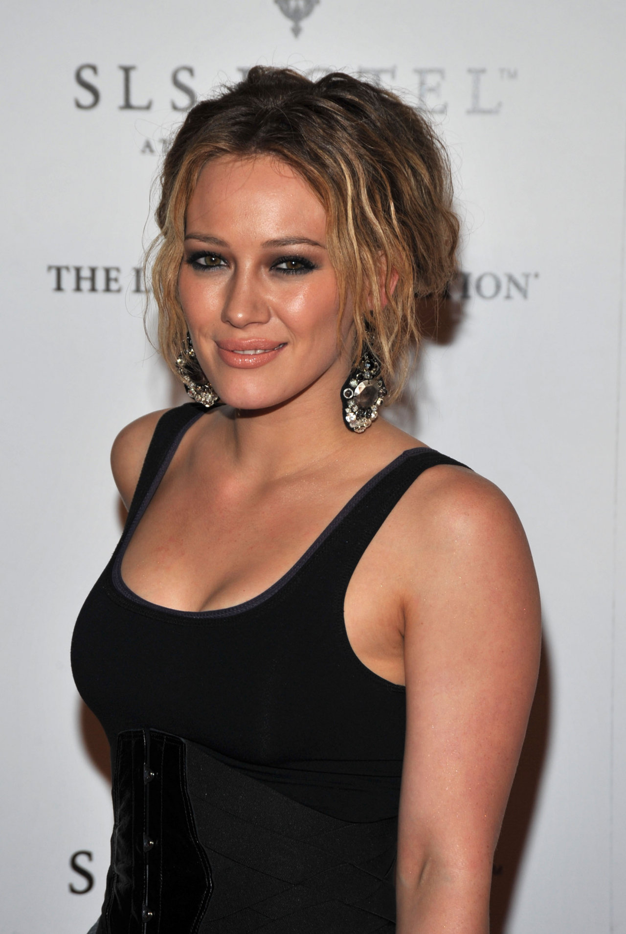 Hilary Duff leaked wallpapers